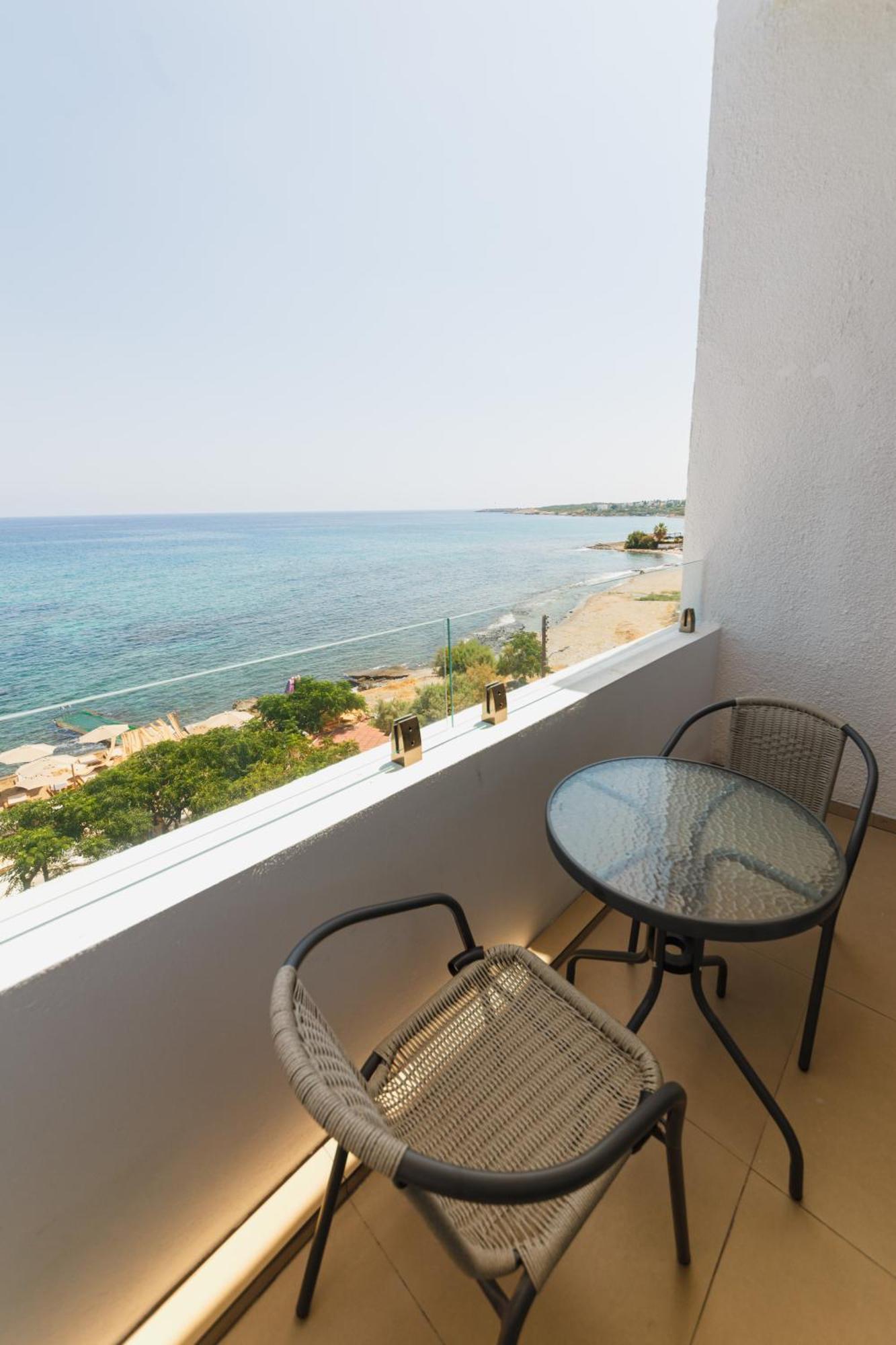 Azure Bay Hotel Agia Varvara Exterior foto