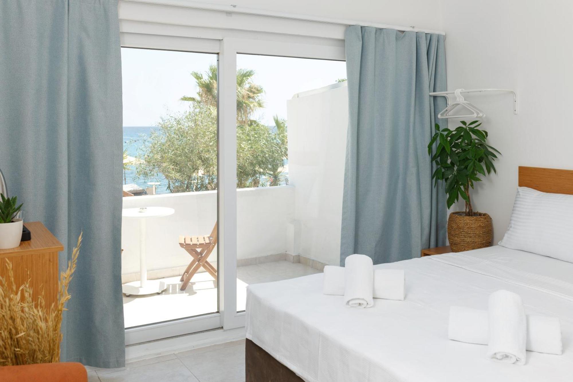 Azure Bay Hotel Agia Varvara Exterior foto