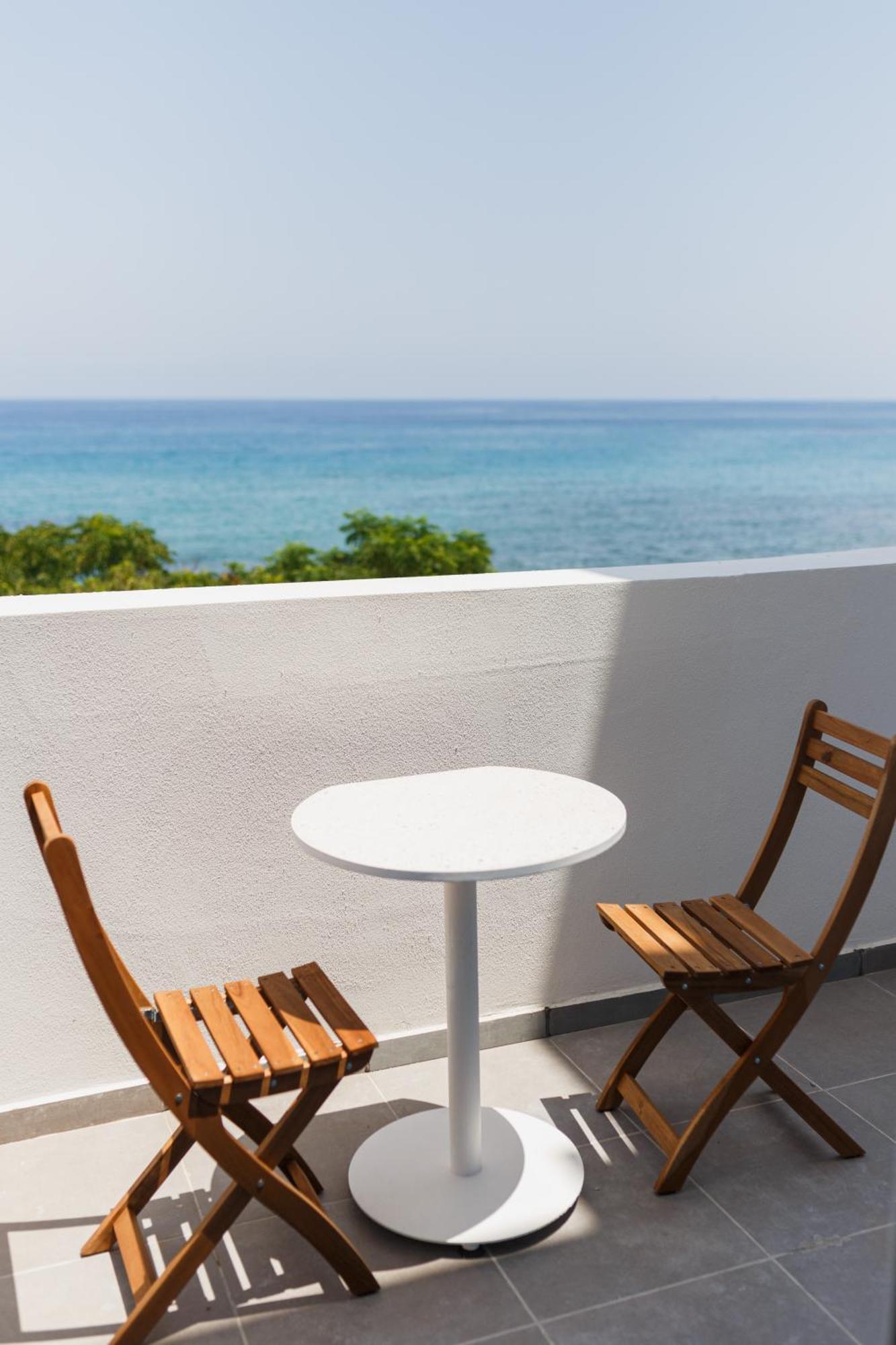 Azure Bay Hotel Agia Varvara Exterior foto