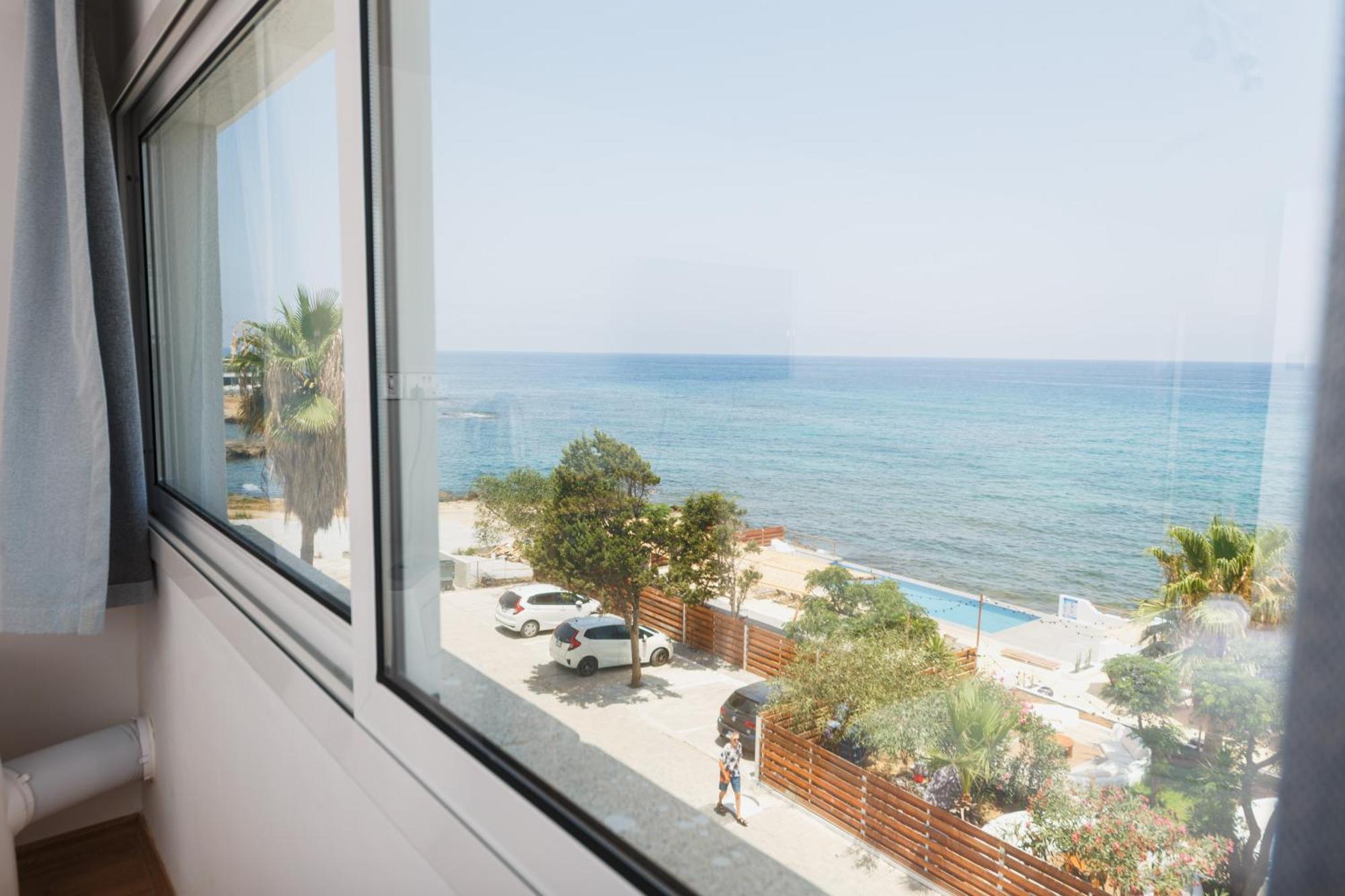 Azure Bay Hotel Agia Varvara Exterior foto