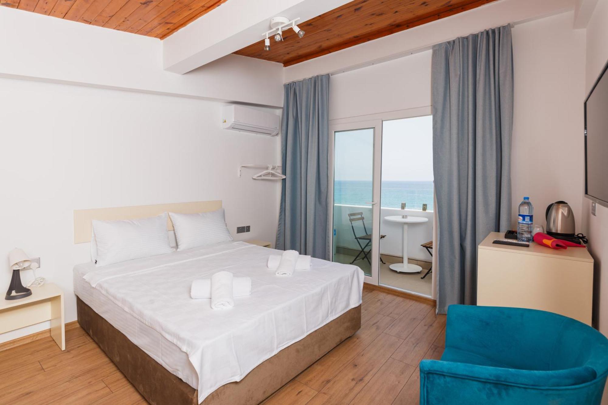Azure Bay Hotel Agia Varvara Exterior foto