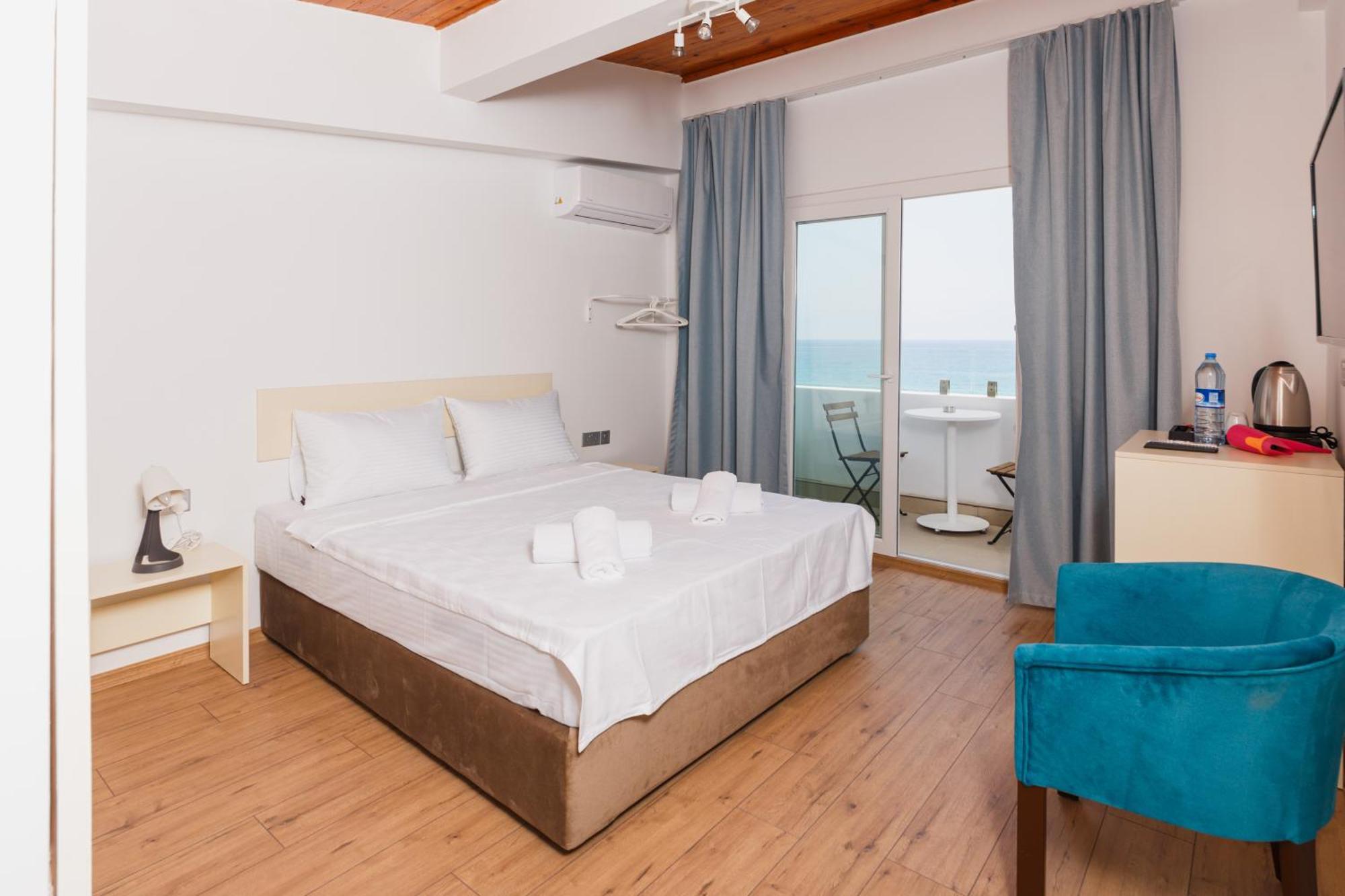 Azure Bay Hotel Agia Varvara Exterior foto